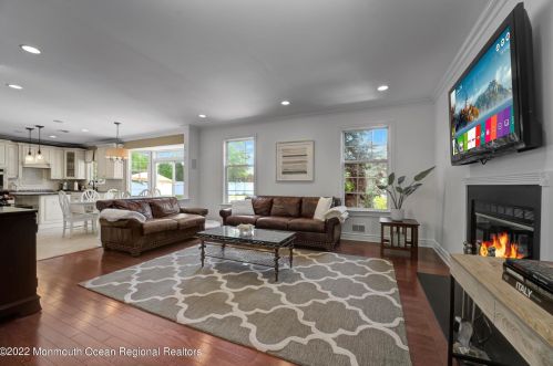 49 Maidenstone Dr, Tinton Falls NJ 07712-3780 exterior