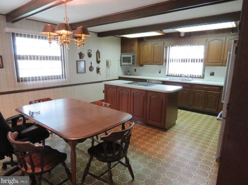 3 Shirley Ln, Trenton NJ 08610 exterior