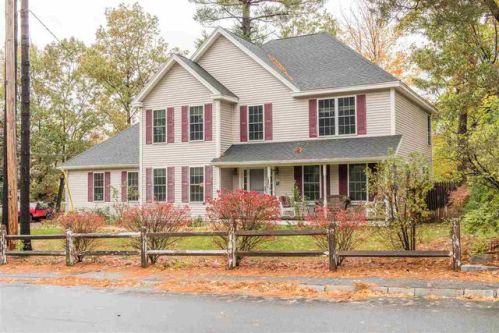 122 Hills Ferry Rd, Nashua, NH 03064-1642