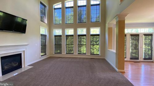3325 Dondis Creek Dr, Triangle VA  22172-2089 exterior