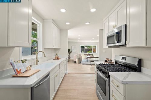 2060 Belmont Rd, Concord CA  94520-3902 exterior