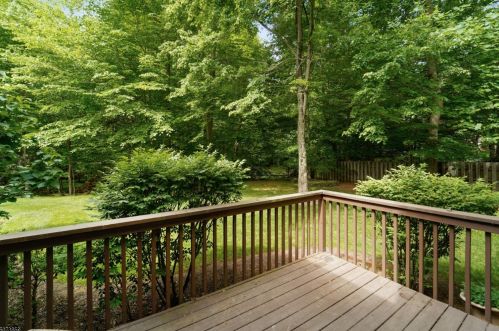17 Berkeley Sq, Berkeley Heights, NJ 07922-2472
