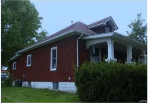 10674 Silver Creek Rd, New Douglas, IL 62074-1808