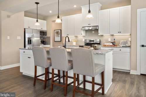 31 Winifred Dr, Hanover PA 17331-9714 exterior