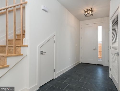 37 Oakland St, Princeton NJ  08540-3440 exterior