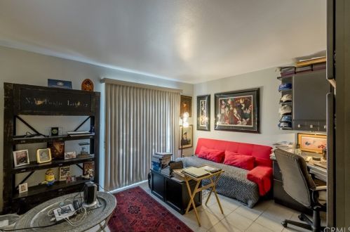 2011 Katella Ave, Anaheim CA  92804-6524 exterior