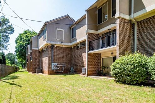 3301 Henderson Mill Rd, Atlanta GA  30341-6037 exterior