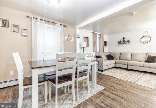 522 Vine St, Palmyra, NJ 08065-1429