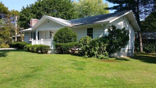 1 Burnham Ave, Lee, NH 03824-3010