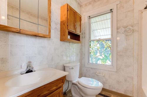 1458 Almond Ave, Saint Paul MN  55108-2536 exterior