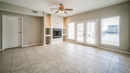 4747 Nasa Pkwy, Taylor Lake Village, TX 77586-5442