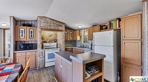 9225 Fm 1117, Seguin TX 78155-9643 exterior