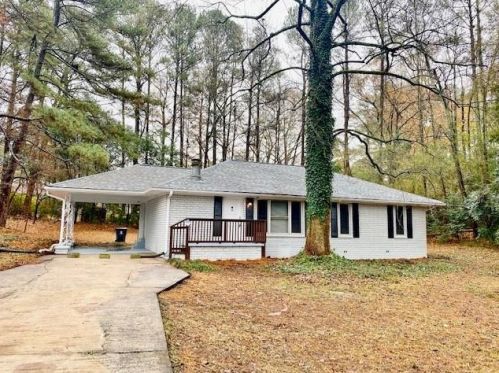 5670 Feldwood Rd, Atlanta GA  30349-2865 exterior