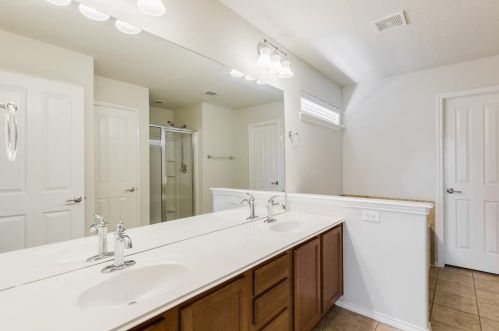 8106 Clover Leaf Dr, Richmond TX  77469-4983 exterior