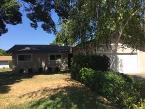 321 Newport Dr, Redding, CA 96001-3905