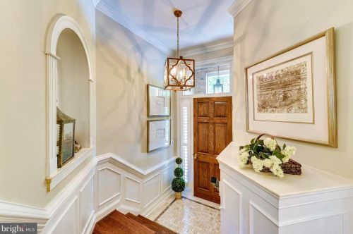6655 Hampton Park Ct, Mc Lean, VA 22101-6004