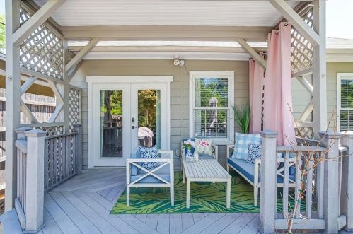 2208 Hillcrest St, Fort Worth TX  76107-4300 exterior