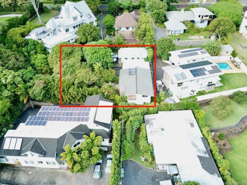 2871 Manoa Rd, Honolulu, HI 96822-1752