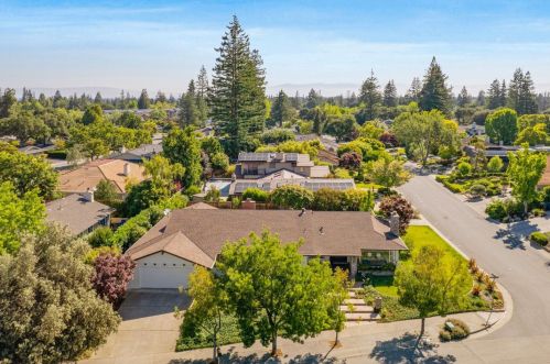 491 Torwood Ln, Los Altos, CA 94022-2158
