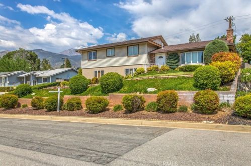11493 Casa Blanca St, Yucaipa, CA 92399-9703