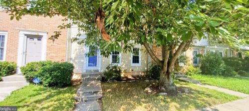 5718 Edgewater Oak Ct, Springfield VA  22015-2256 exterior