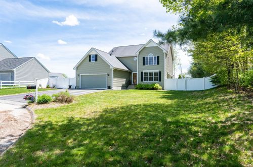 28 Normandy Way, Nashua, NH 03063-3322