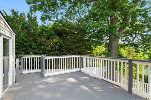 160 River Rd, Huntington CT  06484-4444 exterior
