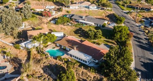 15740 Rancho Viejo Dr, Riverside CA  92506-5820 exterior