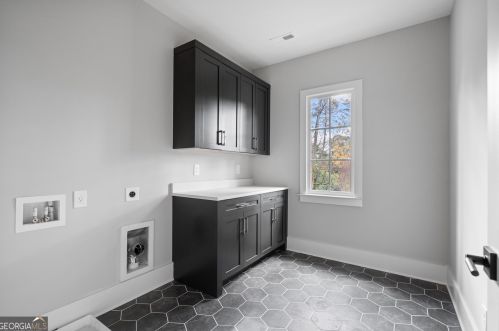 695 Moores Mill Rd, Atlanta GA  30327-0015 exterior