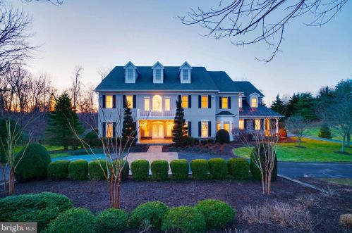 40398 Beacon Hill Dr, Leesburg, VA 20176-7141