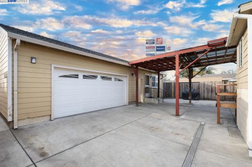 1381 Marybelle Ave, San Leandro CA 94577-2319 exterior