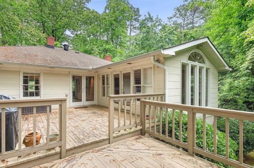 152 Burdette Rd, Atlanta GA  30327-4804 exterior