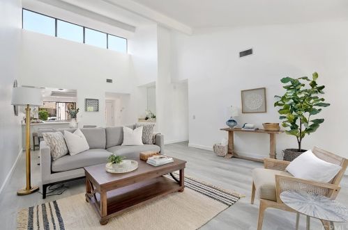 5215 Thorn Tree Ln, Irvine CA  92612-2346 exterior