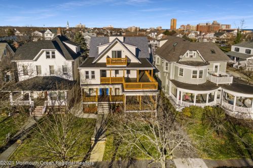 403 2nd Ave, Tinton Falls NJ  07712-6132 exterior