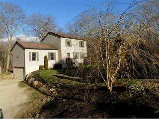 59 Mount Hygeia Rd, Scituate, RI 02825-1923