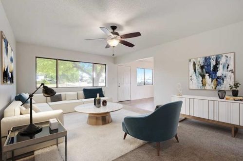 7501 Maldive St, Rio Linda, CA 95673-1309