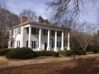809 Old Post Rd, Madison, GA 30650-1820