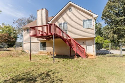 75 Belmont Trl, Porterdale, GA 30016-8700