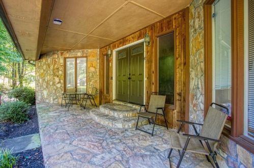 2710 Valleydale Dr, Conyers, GA 30012-2718