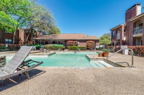 3212 Donnelly Cir, Fort Worth TX  76107-5451 exterior