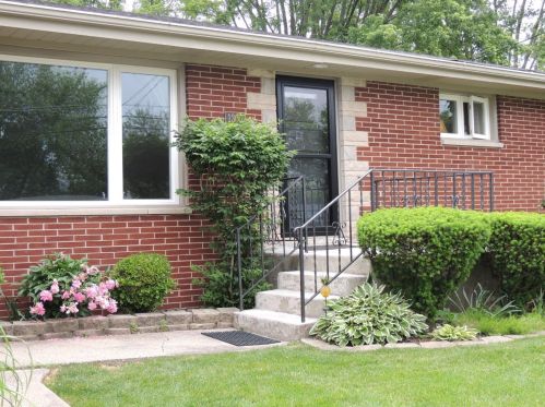 1305 Wood St, Valpo IN 46383-5140 exterior