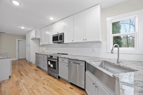 2732 Miles Cir, Atlanta GA  30344-3743 exterior
