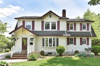 141 John St, Ridgewood, NJ 07450-3539