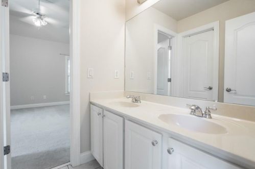 2375 Briarcliff Cmns, Atlanta GA  30345-2175 exterior