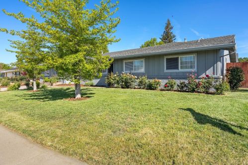 8700 Santa Ridge Cir, Elk Grove, CA 95624-2222