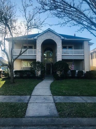 1210 Cambridge Ct, Taylor Lake Village, TX 77586-2588