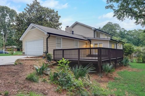 2493 Highland Dr, Conyers GA  30013-1909 exterior