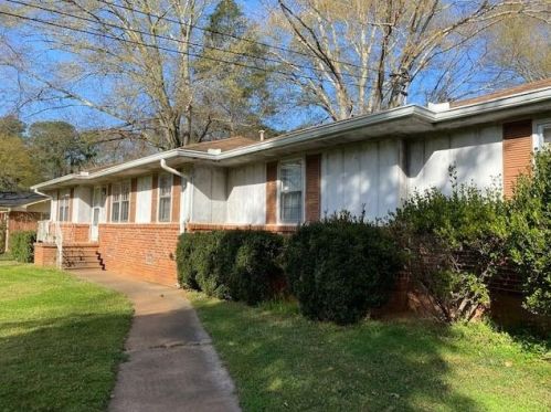 4891 Norman Dr, Lilburn, GA 30047-5031