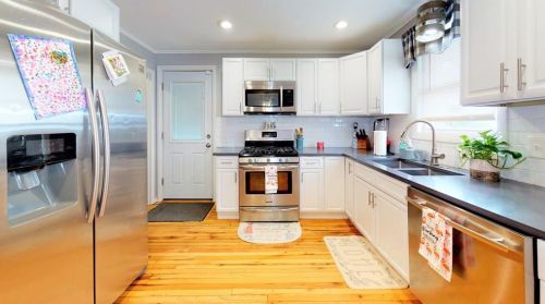 71 Stansbury St, Providence, RI 02908-1619
