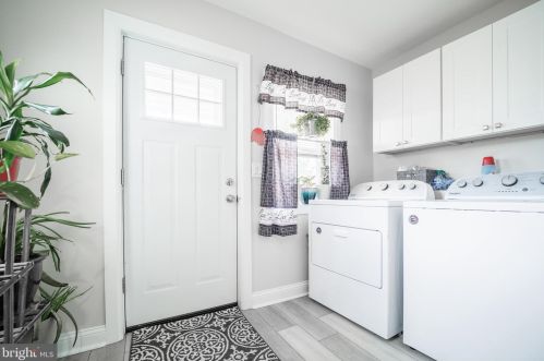 132 Robbins Ave, Trenton NJ 08638-3719 exterior